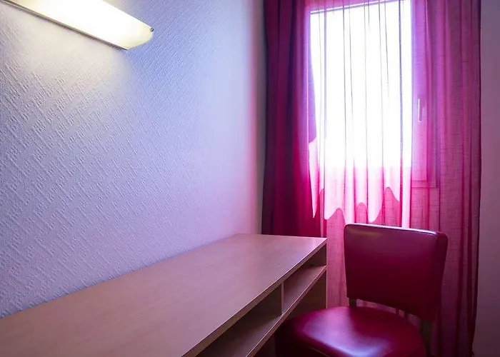 Og Pavillon Beziers Szálloda
